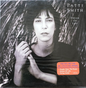 PATTI SMITH - DREAM OF LIFE (미개봉)